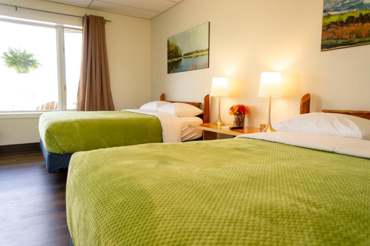 Wayside Motel Manitoulin Manitowaning Екстер'єр фото