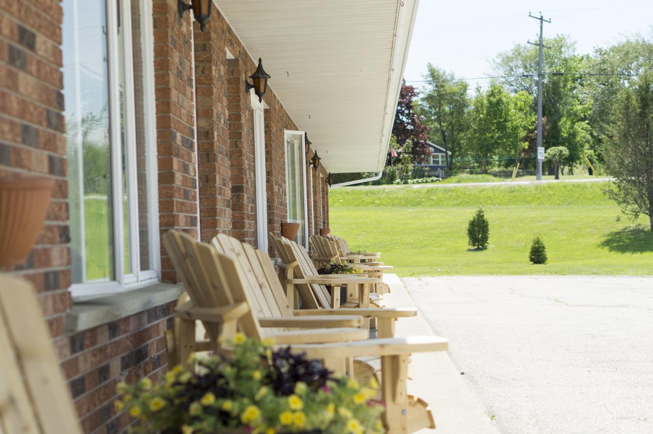 Wayside Motel Manitoulin Manitowaning Екстер'єр фото