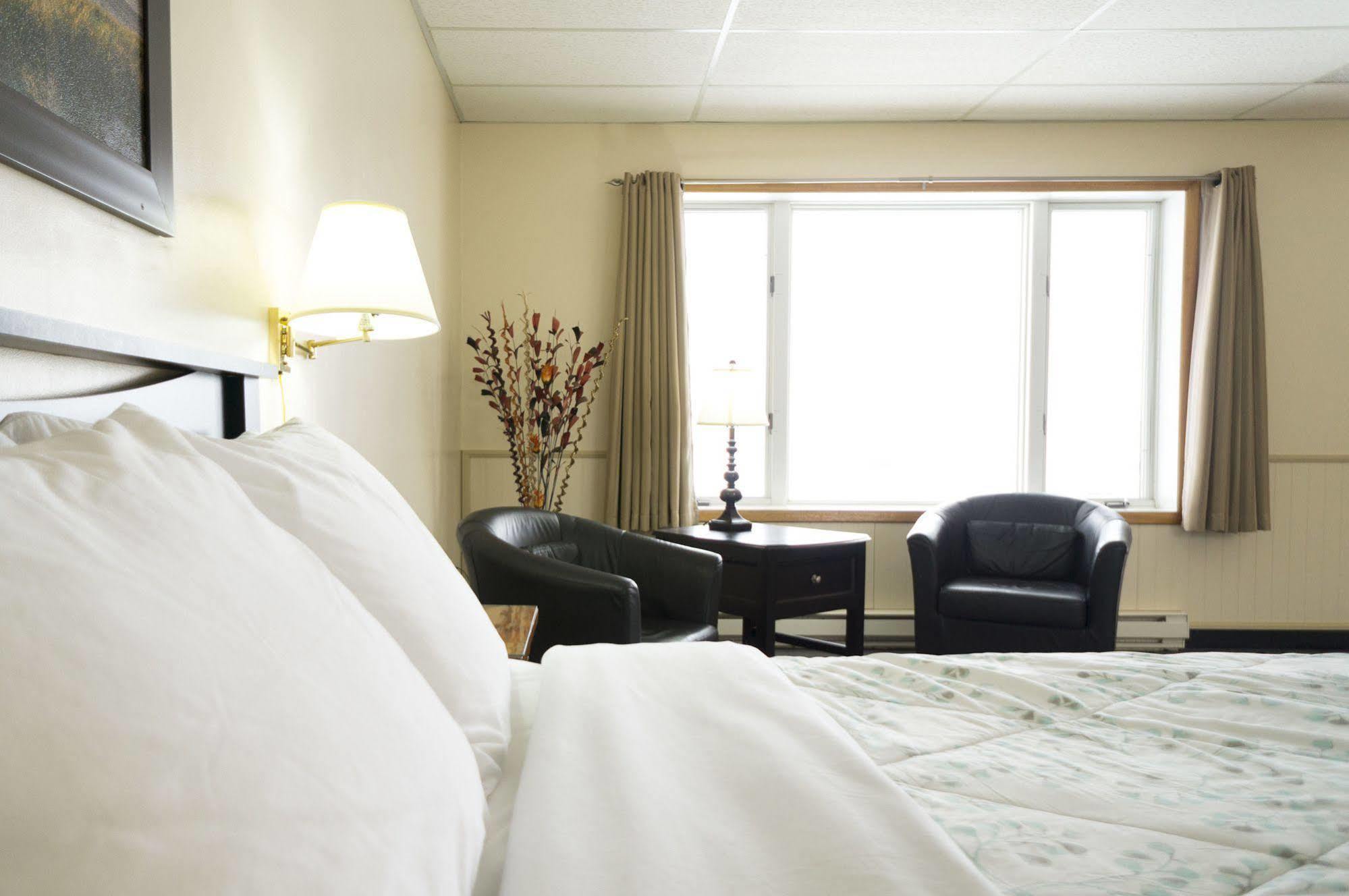 Wayside Motel Manitoulin Manitowaning Екстер'єр фото