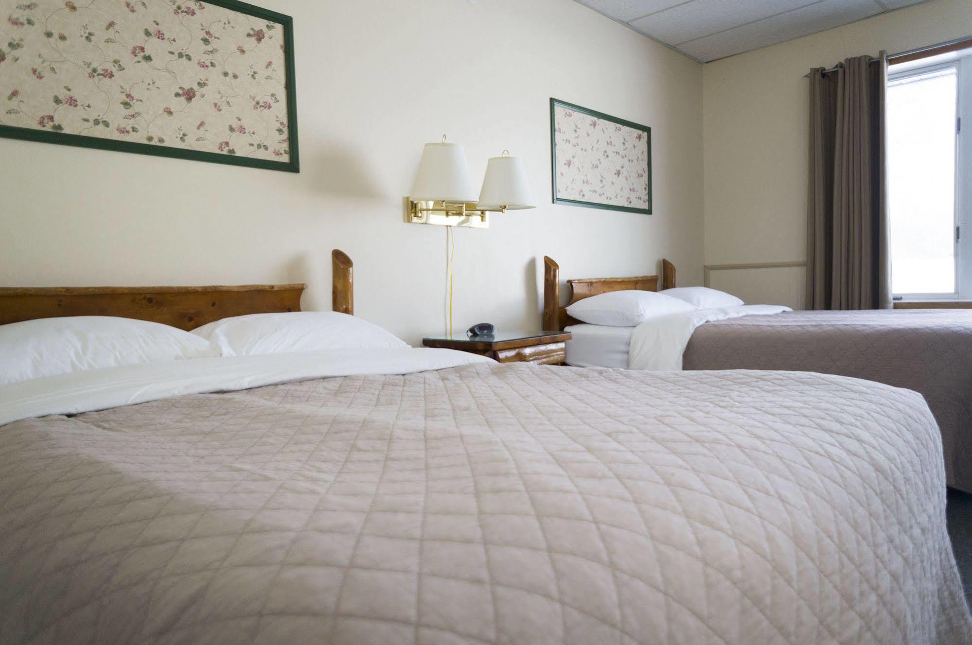 Wayside Motel Manitoulin Manitowaning Екстер'єр фото