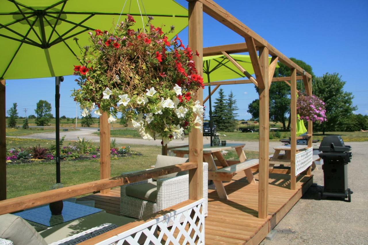 Wayside Motel Manitoulin Manitowaning Екстер'єр фото